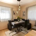 Tranquil In The Centre Of Seefeld Apartman Seefeld in Tirol