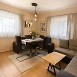 Tranquil In The Centre Of Seefeld Apartman