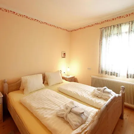 Tranquil In The Centre Of Seefeld Зефельд-ін-Тіроль