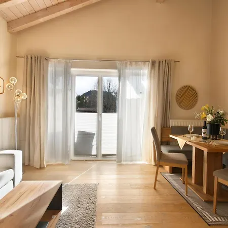 アパート Tranquil In The Centre Of Seefeld