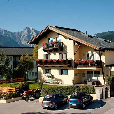 Tranquil In The Centre Of Seefeld アパート ゼーフェルト・イン・チロル
