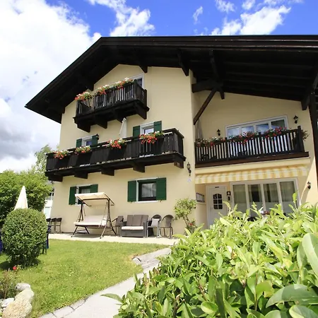 Tranquil In The Centre Of Seefeld * ゼーフェルト・イン・チロル