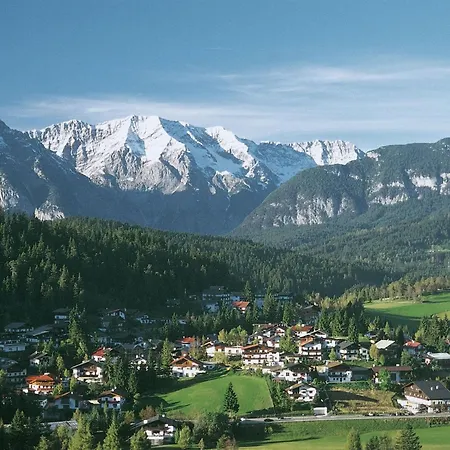 Tranquil In The Centre Of Seefeld アパート